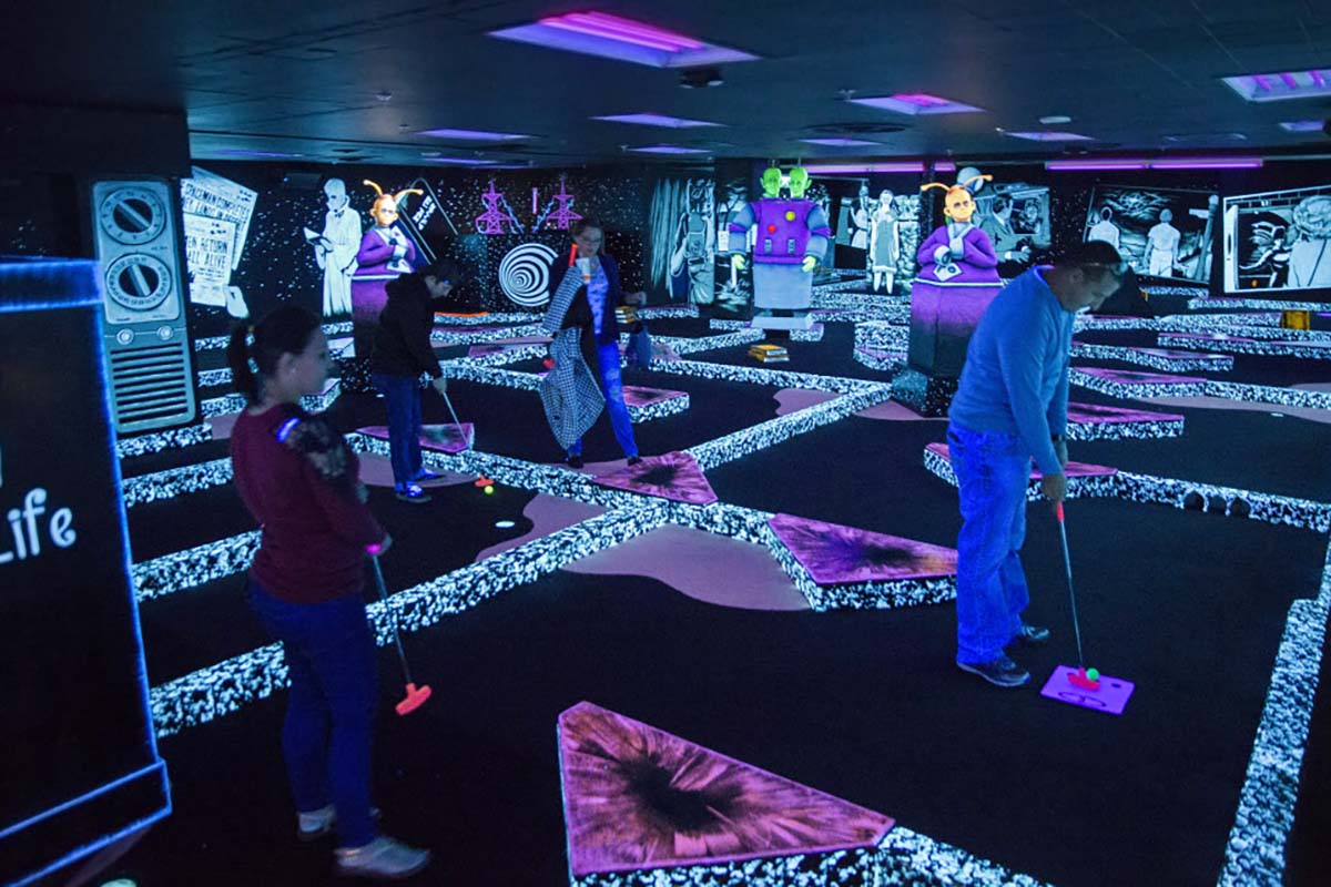 Las Vegas mini golf built around ‘Twilight Zone’ — VIDEO Entertainment