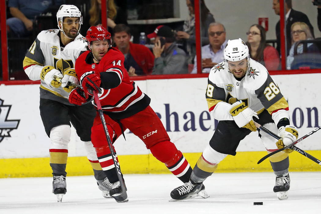 Retired Justin Williams of Hurricanes to stay in hockey