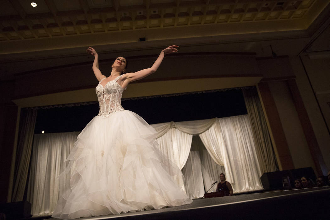 Las Vegas expo shows off the latest bridal trends — PHOTOS Local Las