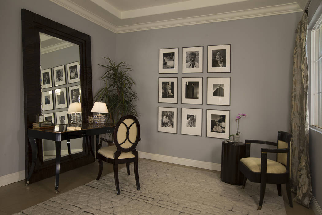 Willetts Design & Associates
The golden age of Hollywood included several design styles that shared similar traits, two of which were art deco and Hollywood regency. Both include highly lacque ...