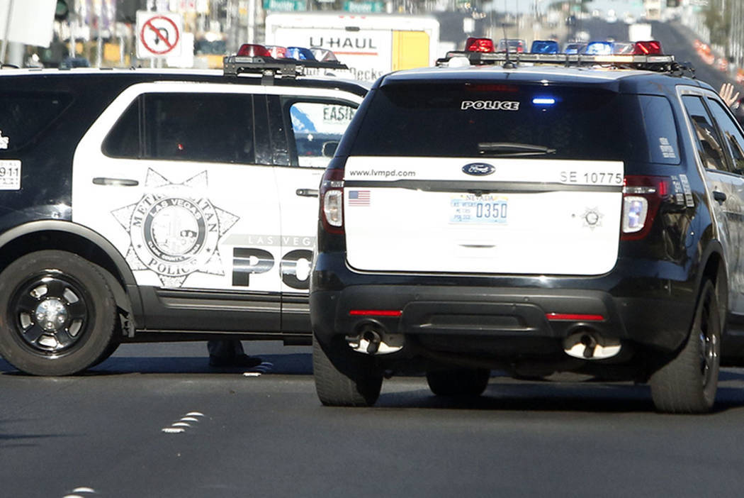 Driver fleeing traffic stop rams patrol car in east Las Vegas – Las Vegas Review-Journal