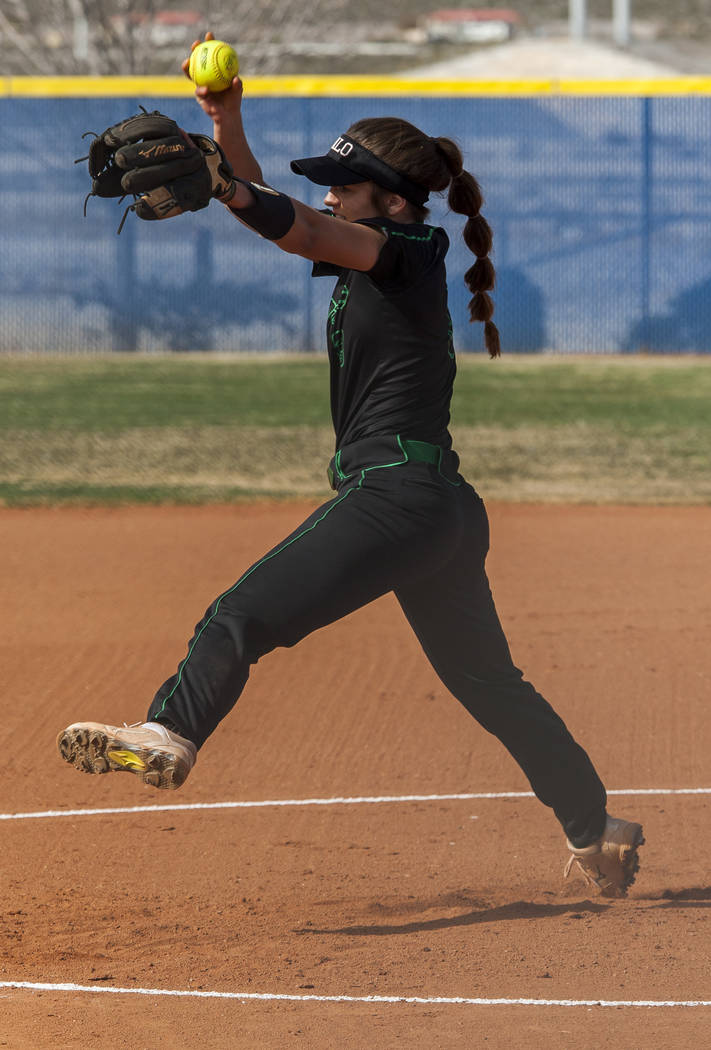 Palo Verde pitcher Taylor Askland pitches in the first innin
