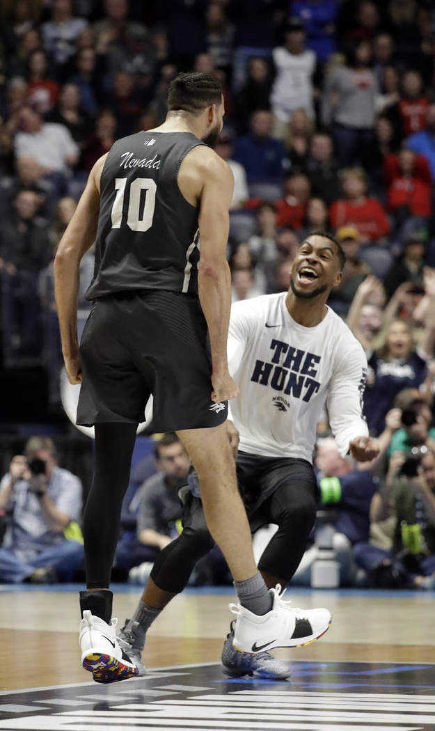 March Madness 2018: Meet Caleb and Cody Martin, Nevada's star