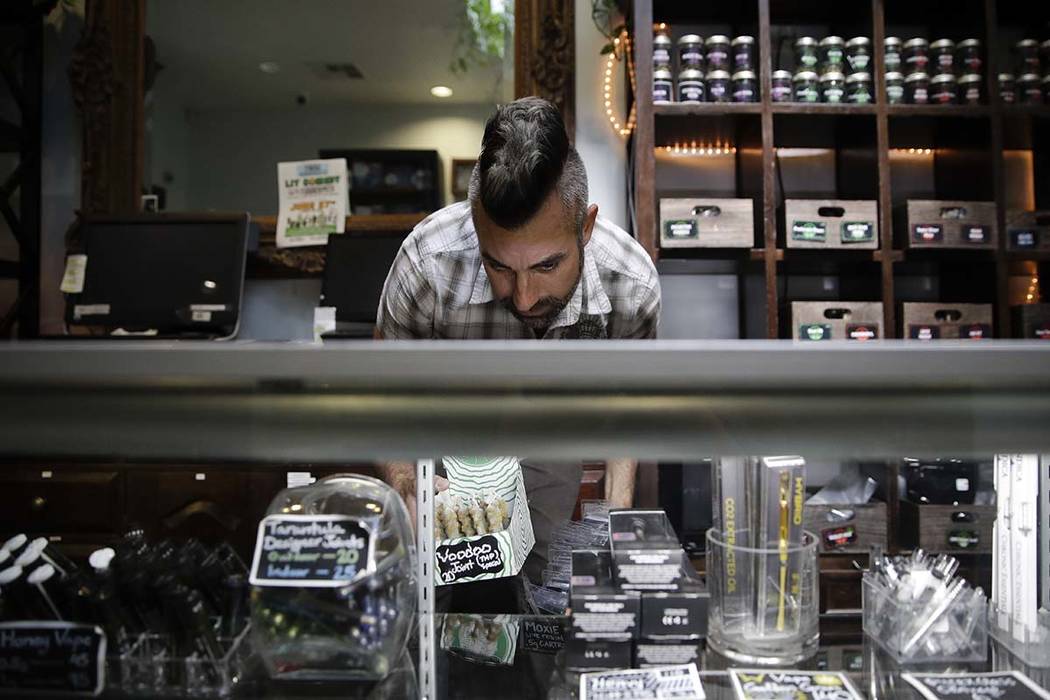 Licensed Pot Dealers In California Cry Foul Over Weedmaps Las