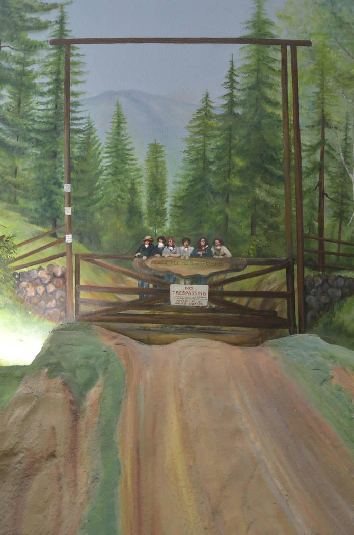 The builder of The Underground Home, Entrepreneur Jerry Henderson, had murals painted of his family where they had homes in upstate New York, Colorado, Los Angeles and San Francisco Bay Area. (Bil ...