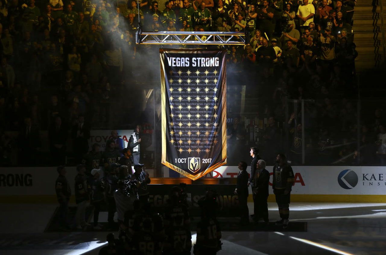 Golden Knights raise banner honoring Oct. 1 shooting victims, Golden  Knights/NHL