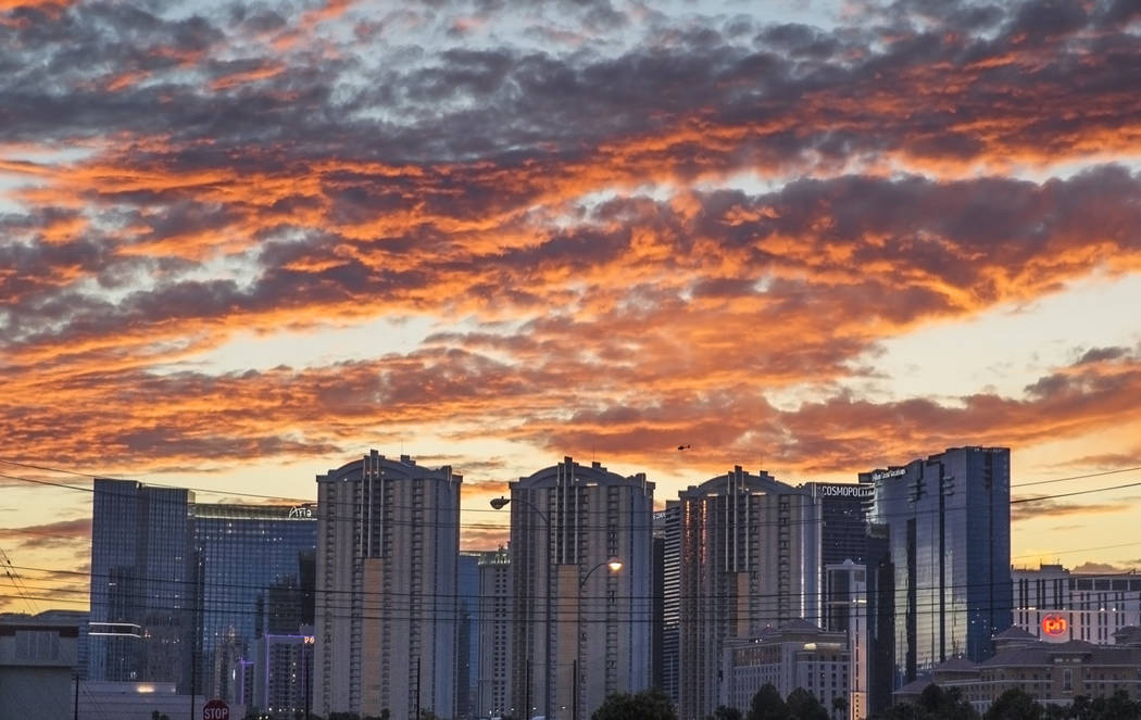 The Las Vegas Strip at dusk on Wednesday, April 25, 2018. Benjamin Hager Las Vegas Review-Journal @benjaminhphoto