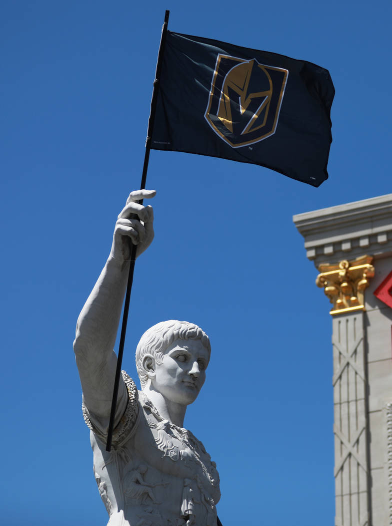 Caesars Palace statue shows support for Golden Knights — PHOTOS, Golden  Knights/NHL
