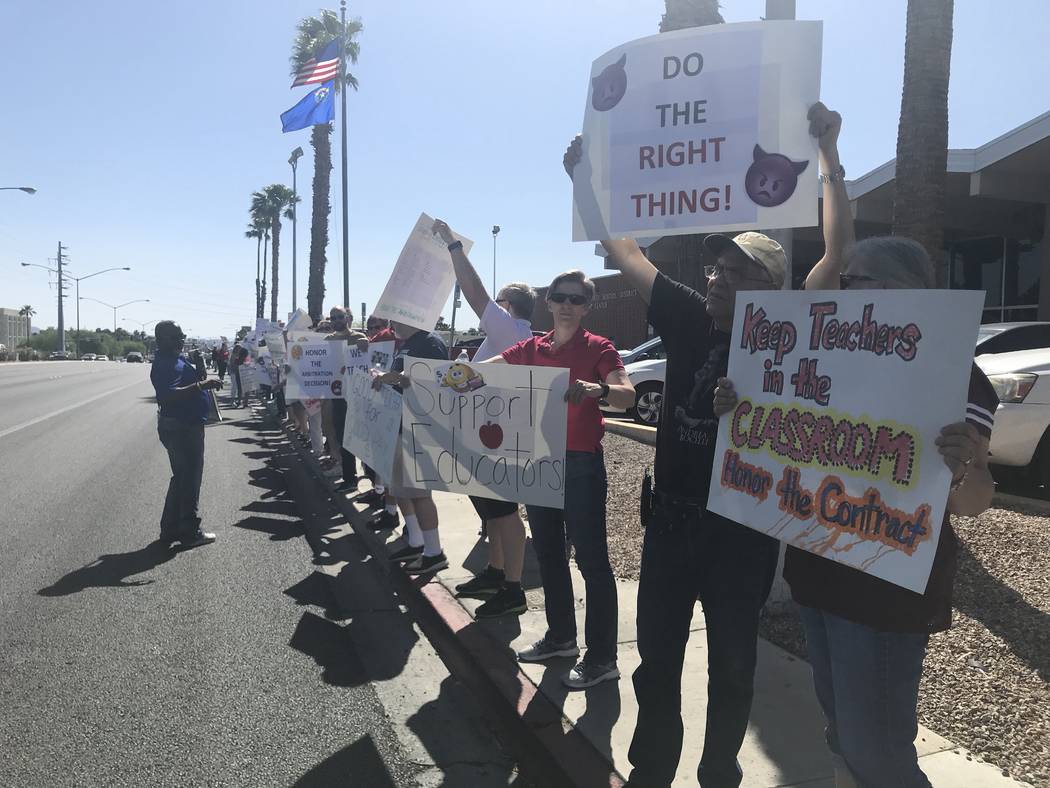 How much CCSD teachers make will shock you | Las Vegas Review-Journal