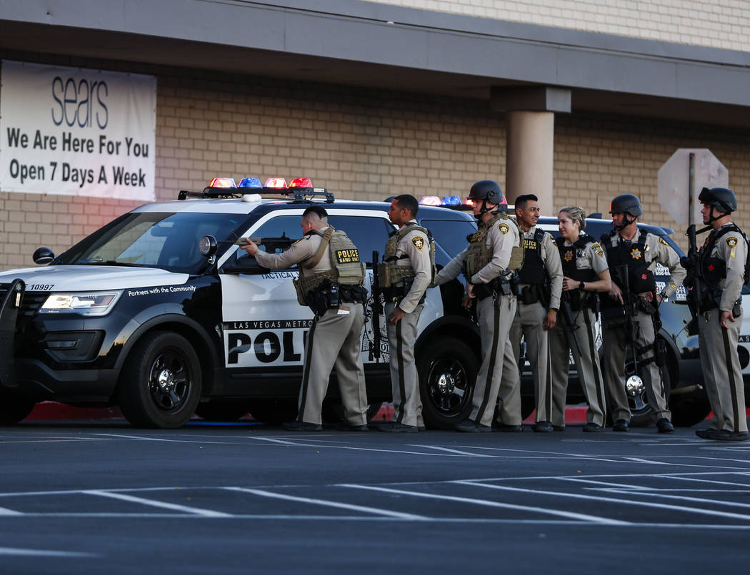 Police cordon off the outside Sears at the Boulevard Mall in Las Vegas on Thursday, May 17, 2018. Andrea Cornejo Las Vegas Review-Journal @drea_cornejo