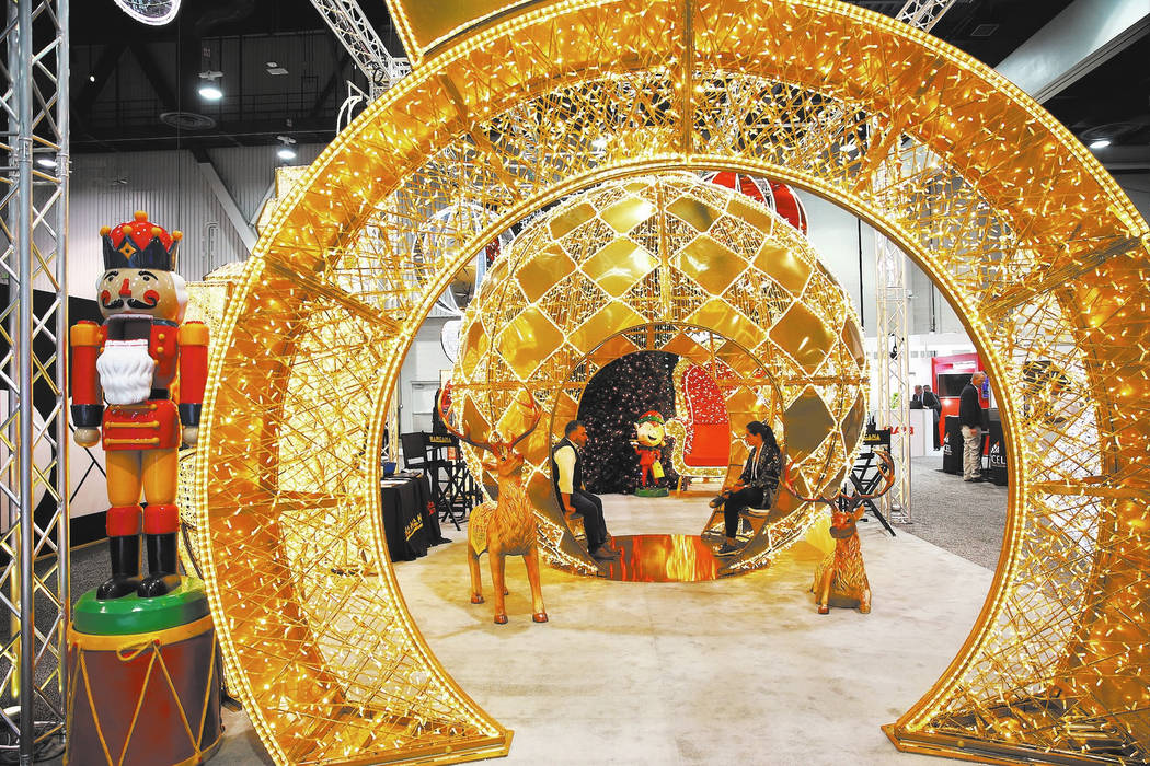 RECon expo sends message that shopping centers may not be dying after