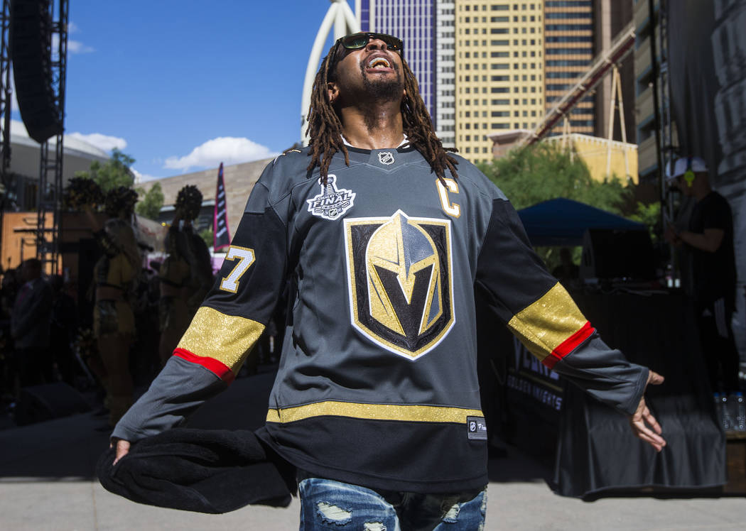 Knights fans swarm T-Mobile Arena for Stanley Cup Game 1 — PHOTOS