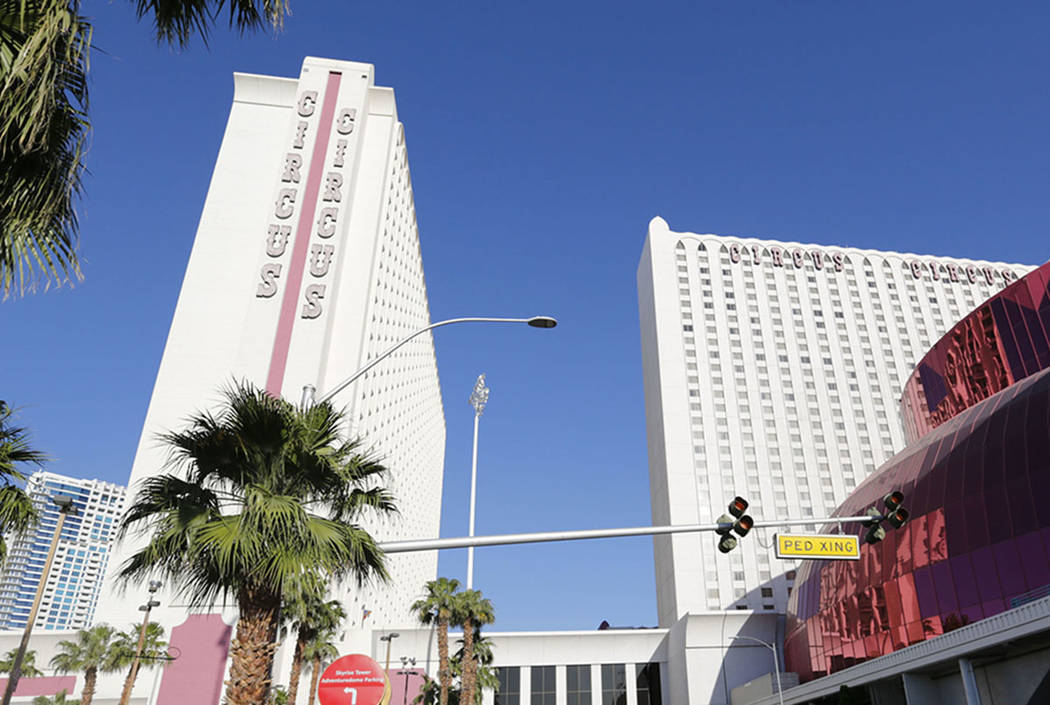 2 Tourists Stabbed To Death At Circus Circus In Las Vegas