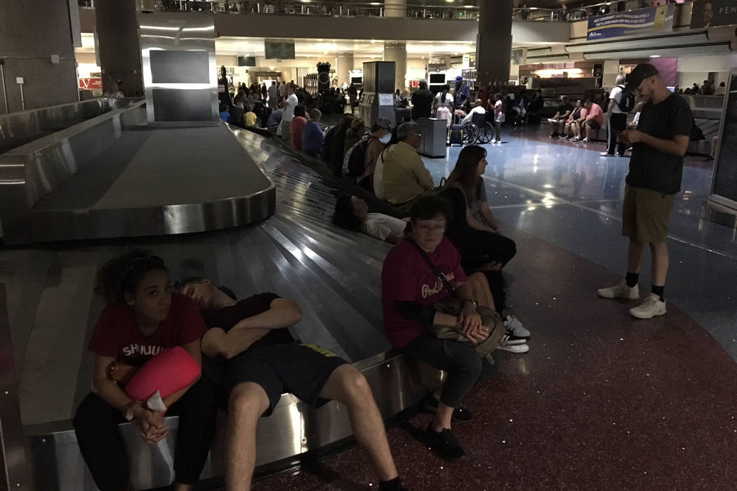 90-minute blackout at Las Vegas’ McCarran airport causes flight delays | Las Vegas Review-Journal