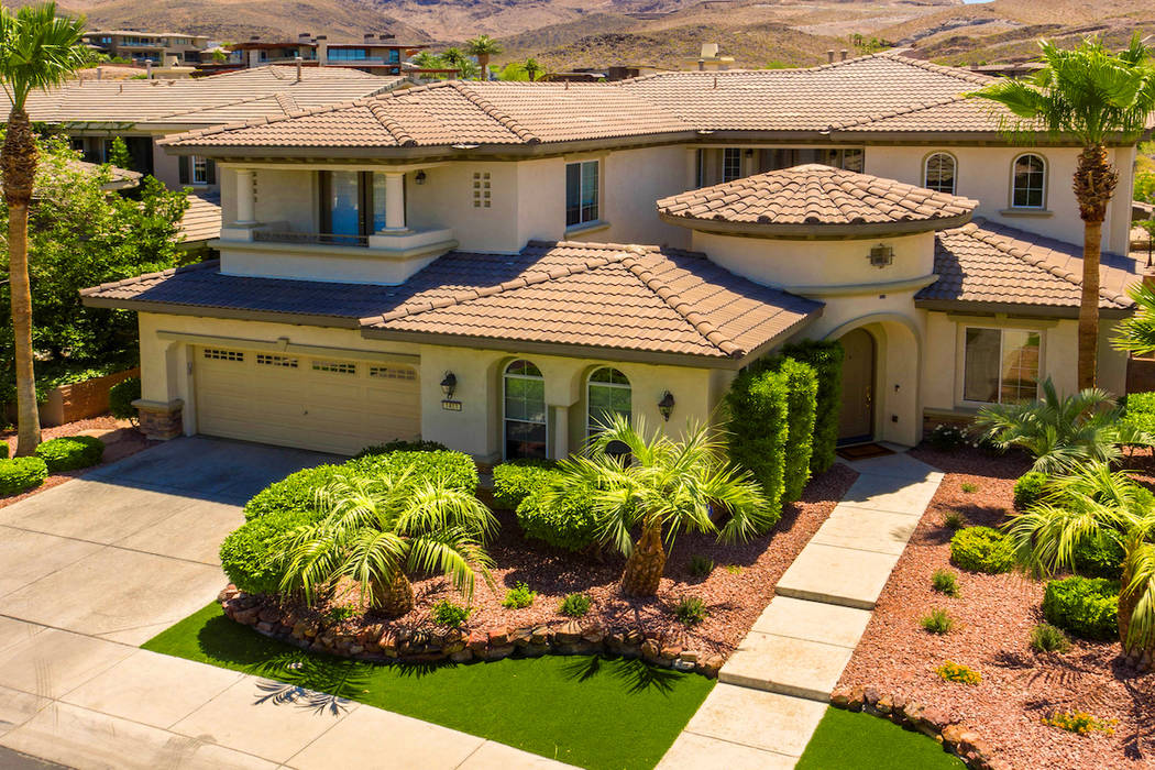 Nothing Bundt Cakes cofounder lists Henderson home for 1