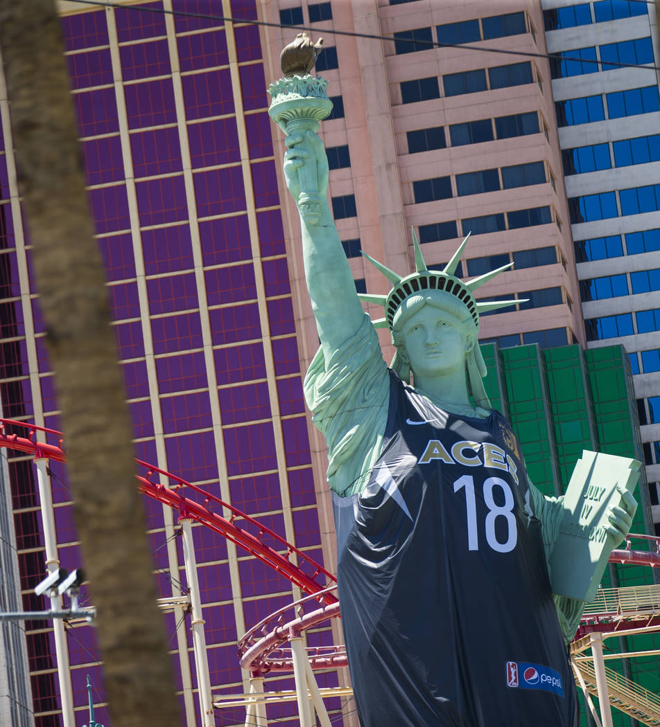 Statue of Liberty on Las Vegas Strip dons Aces jersey — VIDEO, Aces/WNBA, Sports