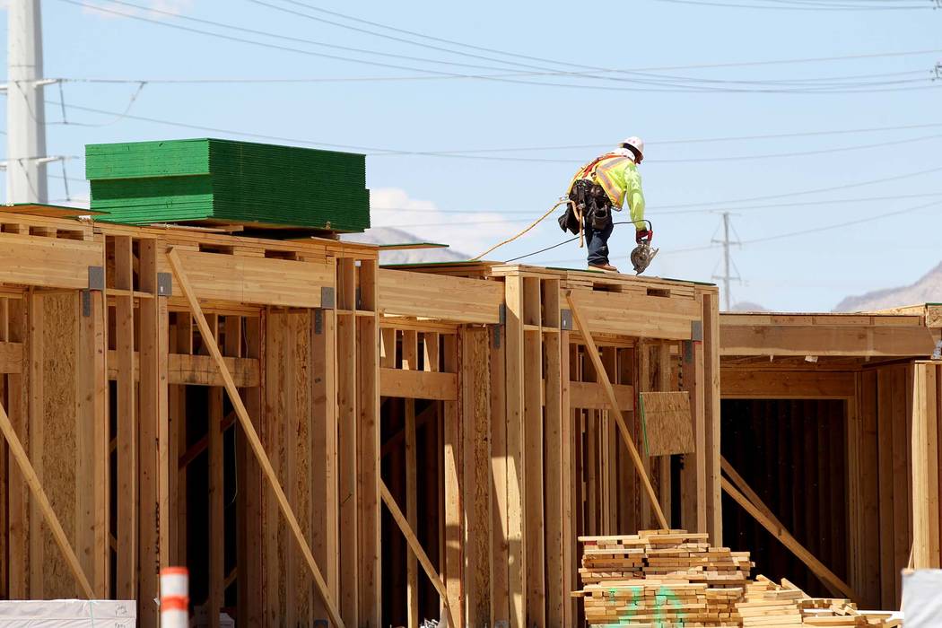 A new report by Home Builders Research says Las Vegas homebuilders are rolling out a bigger menu of less-expensive projects. (K.M. Cannon/Las Vegas Review-Journal) @KMCannonPhoto