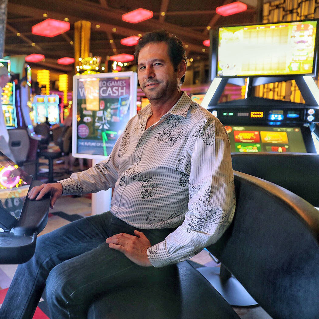 Cleopatra Pinball Slot Machine at Binions in Las Vegas – Movies