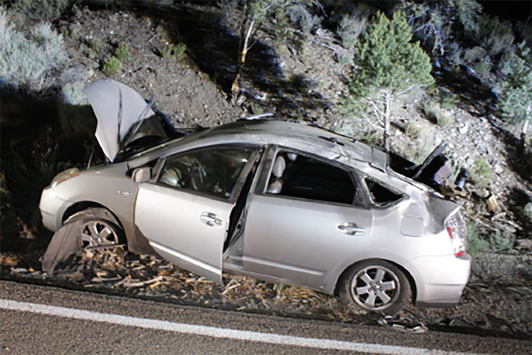 Woman dies in crash northwest of Las Vegas | Las Vegas Review-Journal