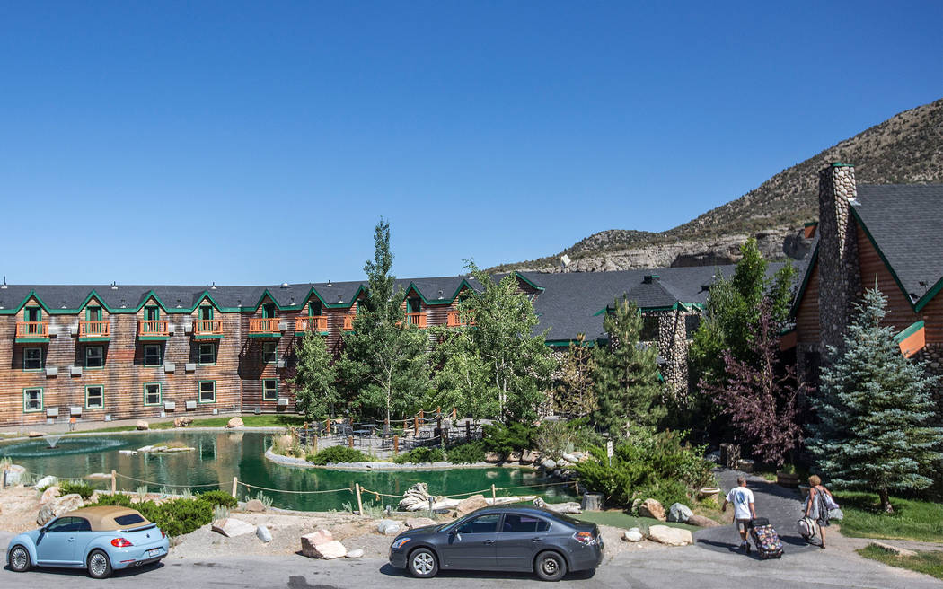 Guests walk into The Resort on Mount Charleston on Friday, June 29, 2018, in Las Vegas. Benjamin Hager Las Vegas Review-Journal @benjaminhphoto
