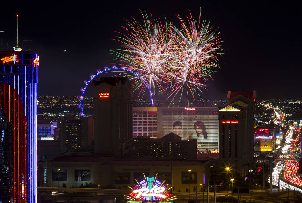 Caesars Palace celebrates the 4th with fireworks — PHOTOS Las Vegas