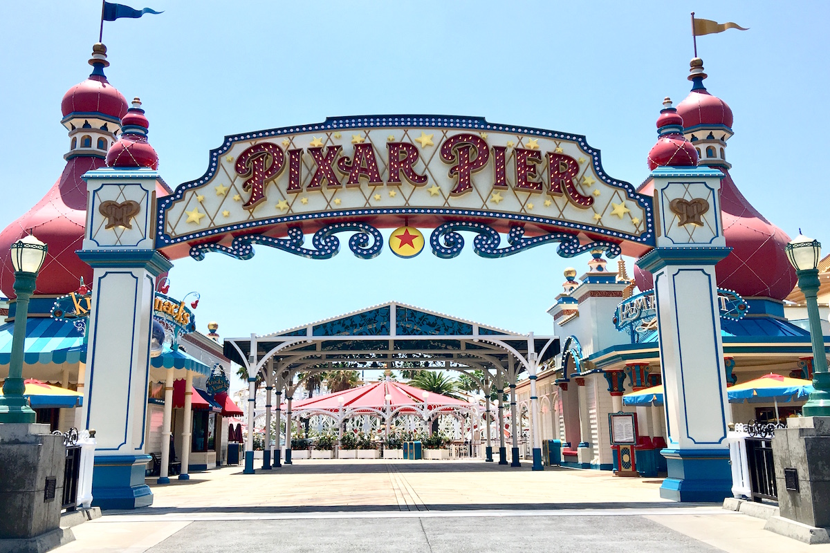 Disneyland Disney Parks Pixar Pier La Luna Shooting Star 14" plush toy 
