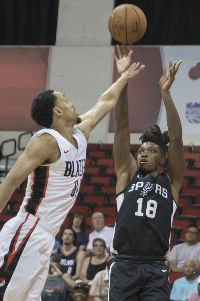 Gek Bully boom Lonnie Walker IV's unique style an easy fit with Spurs | Las Vegas  Review-Journal