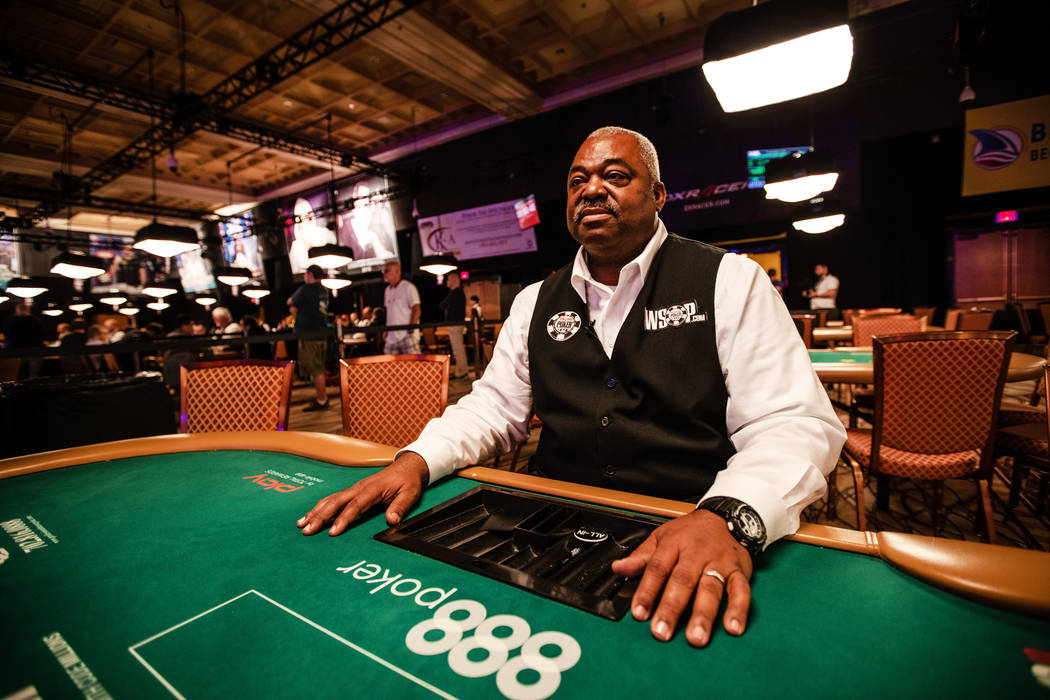 poker dealers make good money