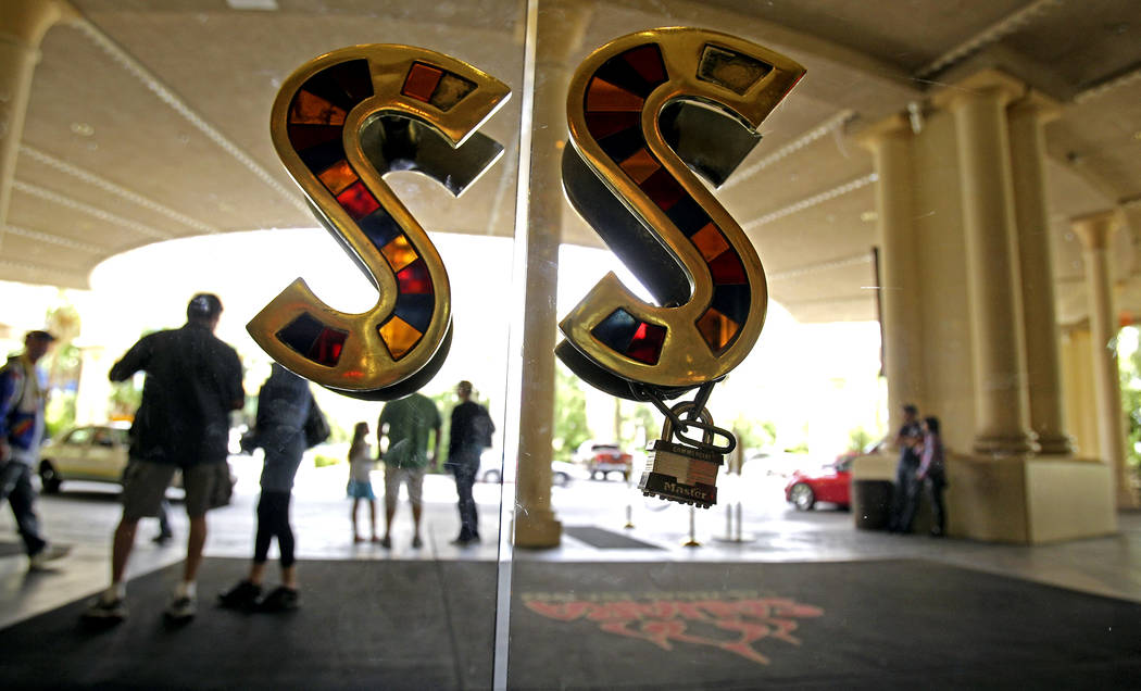 The Sahara hotel-casino front entrance before the property closed on May 16, 2011. (Las Vegas R ...