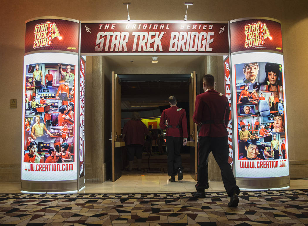 Thousands turn out for Las Vegas Star Trek Convention — PHOTOS Las
