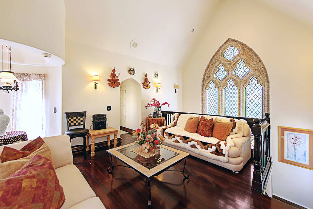 A living room in the loft. (Rob Jensen Co.)