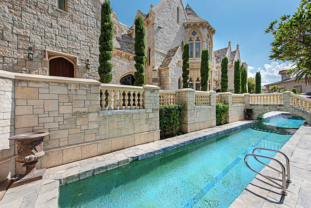 The "moat" or the lap pool. (Rob Jensen Co.)