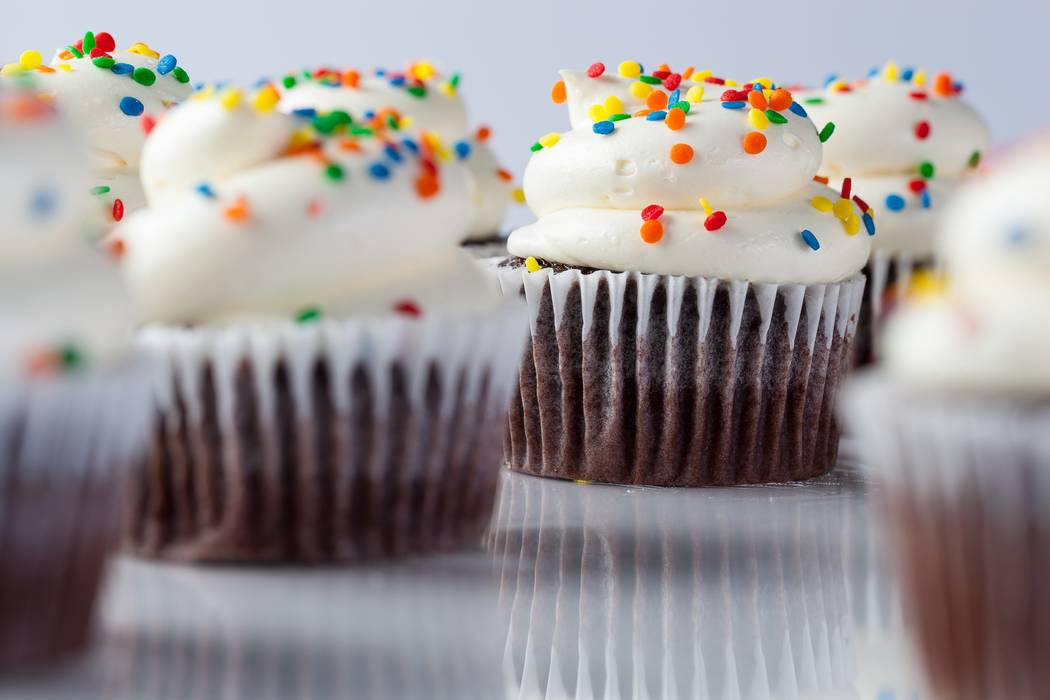 Las Vegas bakery has Raiders cupcakes for NFL season, Food