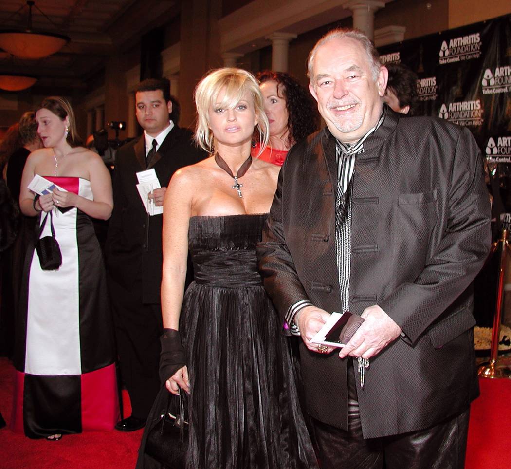 On the red carpet, Nanette Miller and Robin Leach attend the 9th Annual Oscar Night America at Caesars Palace to benefit the Arthritis Foundation.