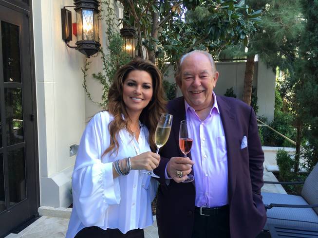 Shania Twain and Robin Leach at Caesars Palace in Las Vegas. (Frederic Thiebaud)