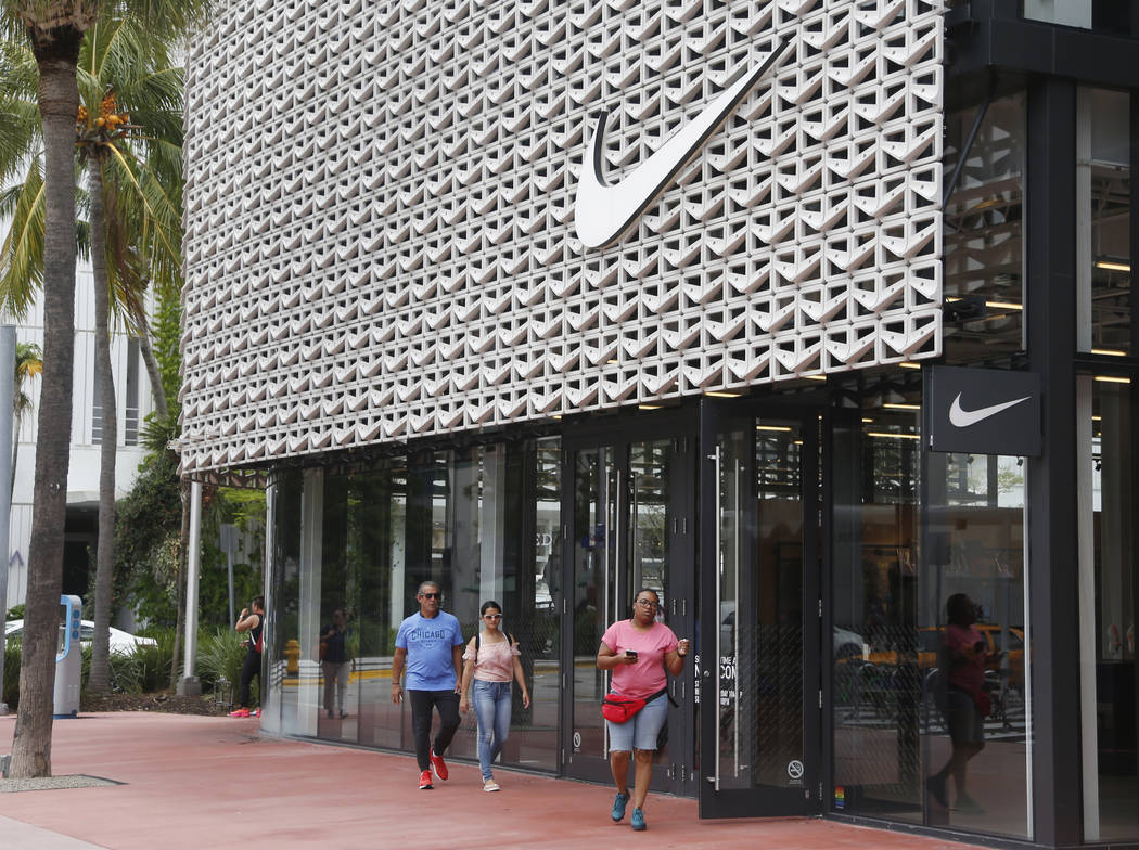 nike store in lincoln mall in miami