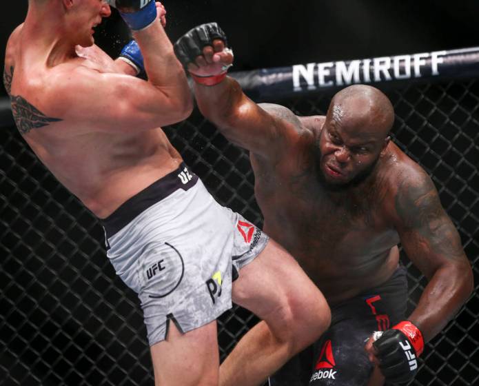 Khabib Nurmagomedov beats Conor McGregor at UFC 229; chaos ensues | Las
