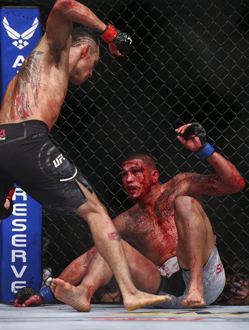 Tony Ferguson, left, fights Anthony Pettis during their lightweight bout at UFC 229 at T-Mobile Arena in Las Vegas on Saturday, Oct. 6, 2018. Chase Stevens Las Vegas Review-Journal @csstevensphoto