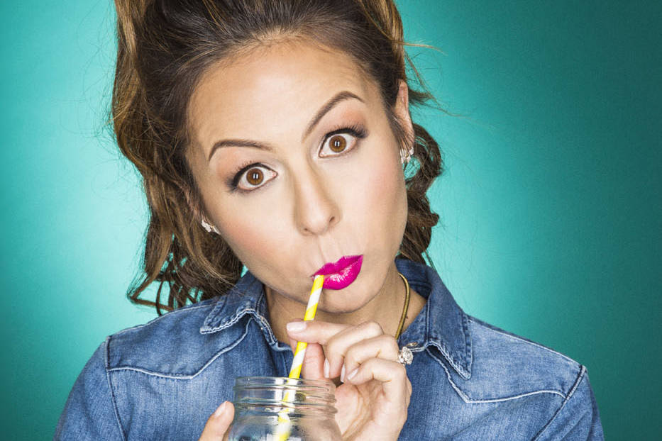 Former Raiders cheerleader brings comedy act to Las Vegas Las Vegas
