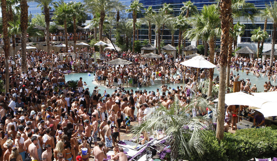 File:Pool party Las Vegas Hard Rock (22235494251).jpg - Wikipedia