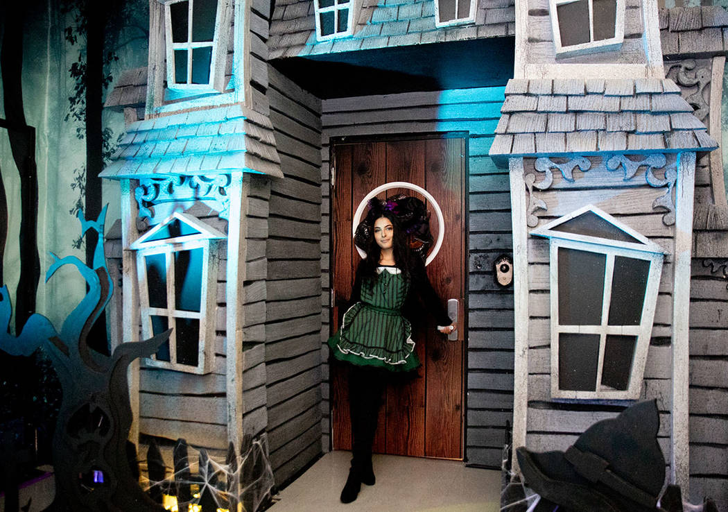 Luxury Las Vegas neighborhood goes all out for Halloween — PHOTOS