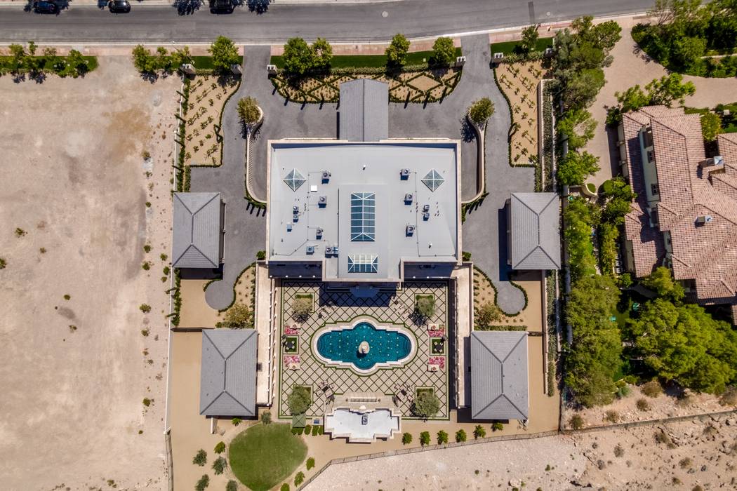 Floyd Mayweather buys $10M mansion in western Las Vegas ...