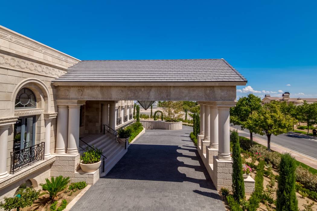 Boxer Floyd Mayweather bought the home at 9504 Kings Gate Court in Las Vegas, seen above, for $10 million. (Luxury Estates International)