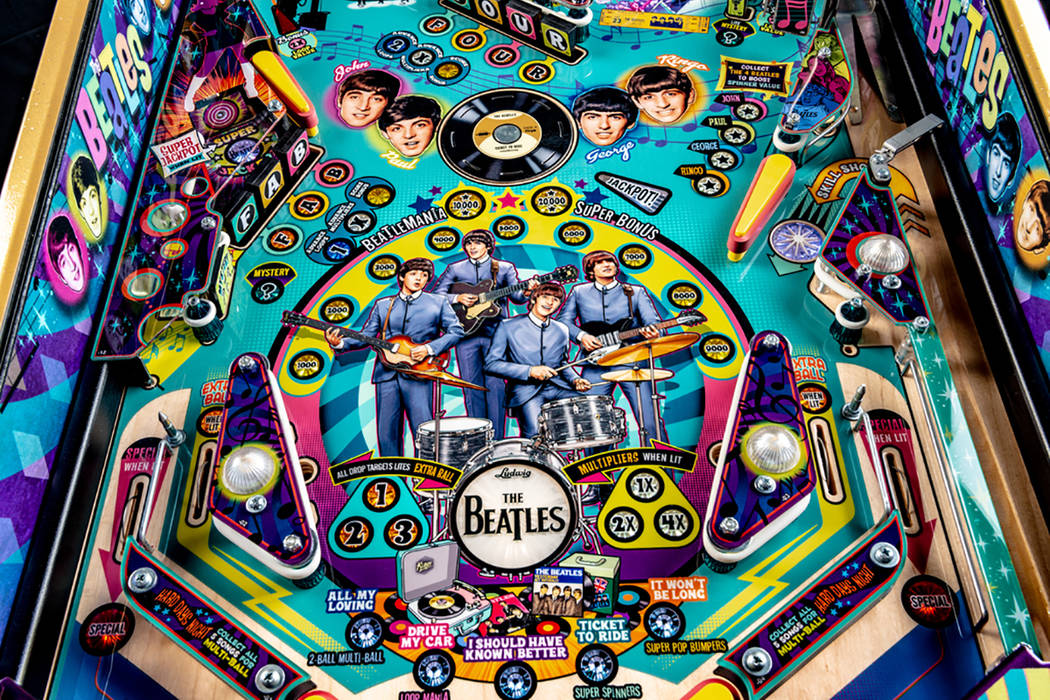 Found this getting set up at a Round 1 arcade near me. Its some sort of 2  player battle pinball. : r/pinball