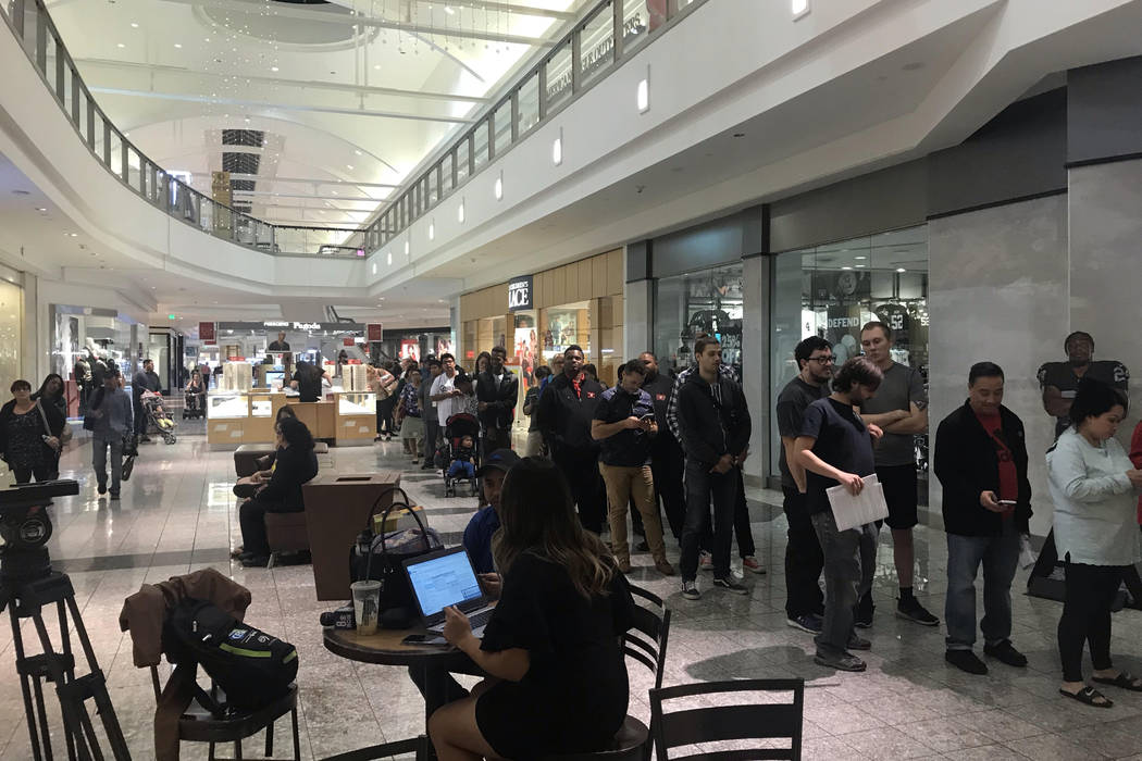 The line to vote at Galleria at Sunset mall in Henderson snaked around the corner on Tuesday, Nov. 6, 2018, with hundreds still in line just before polls closed. (Amelia Pak-Harvey/Las Vegas Revie ...