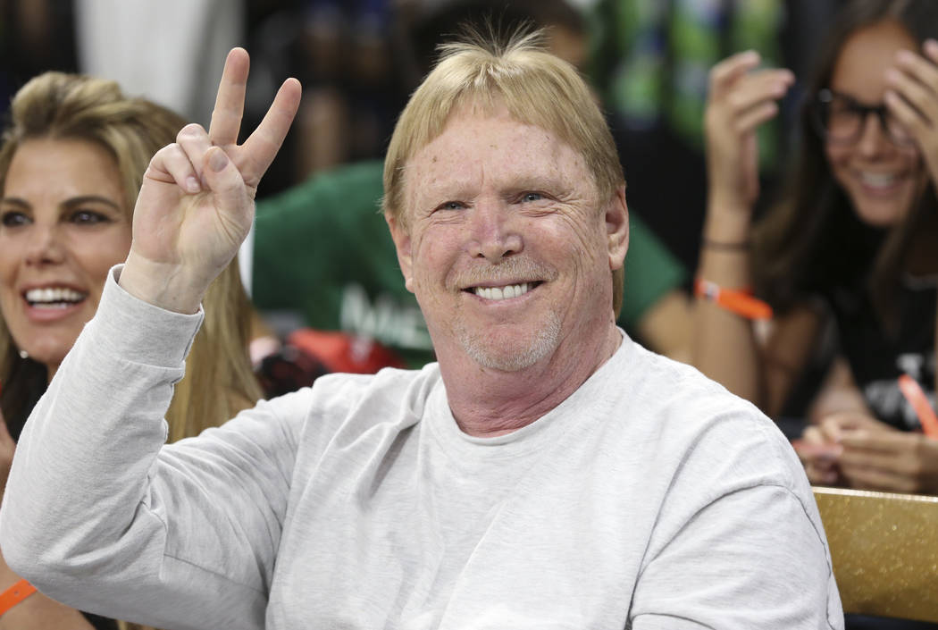 Las Vegas Aces owner Mark Davis's hilarious viral dance moves