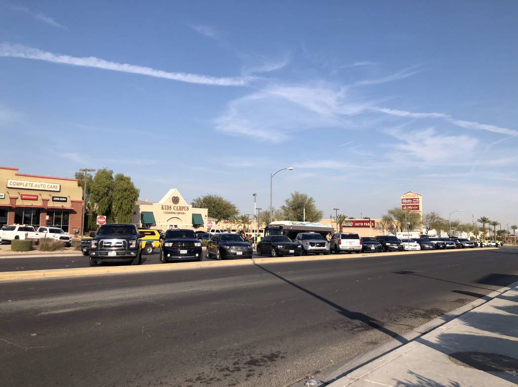 Residents forced to wait out Las Vegas barricade ordeal | Las Vegas
