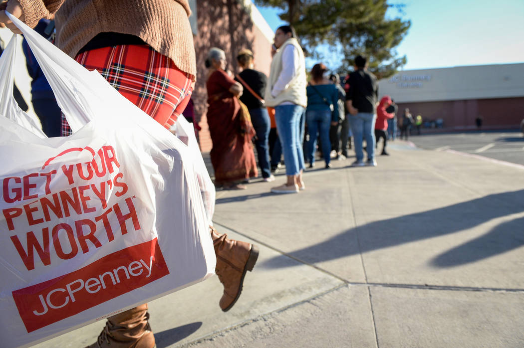 Thanksgiving Day shoppers in Las Vegas endure the ‘craziness’ | Las Vegas Review-Journal