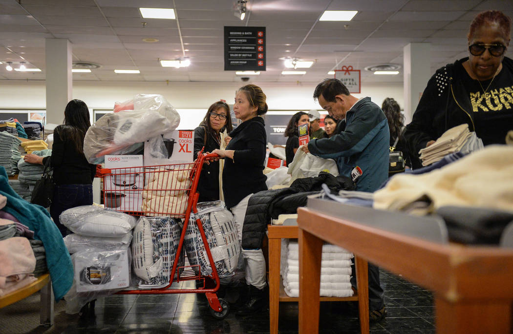 Thanksgiving Day shoppers in Las Vegas endure the ‘craziness’ | Las Vegas Review-Journal