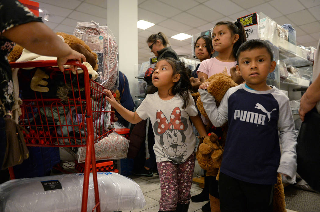 Thanksgiving Day shoppers in Las Vegas endure the ‘craziness’ | Las Vegas Review-Journal